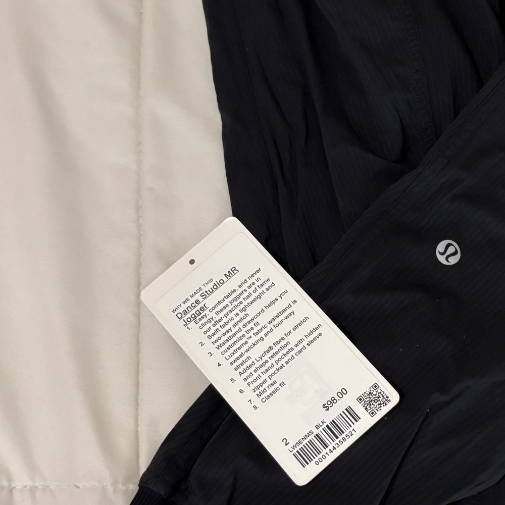 lululemon athletica Men's Black Windbreaker